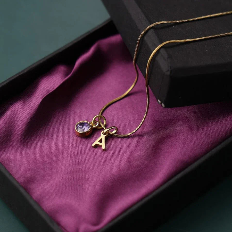 Personalized Birthstone Necklace – A Gift Close to Her Heart
