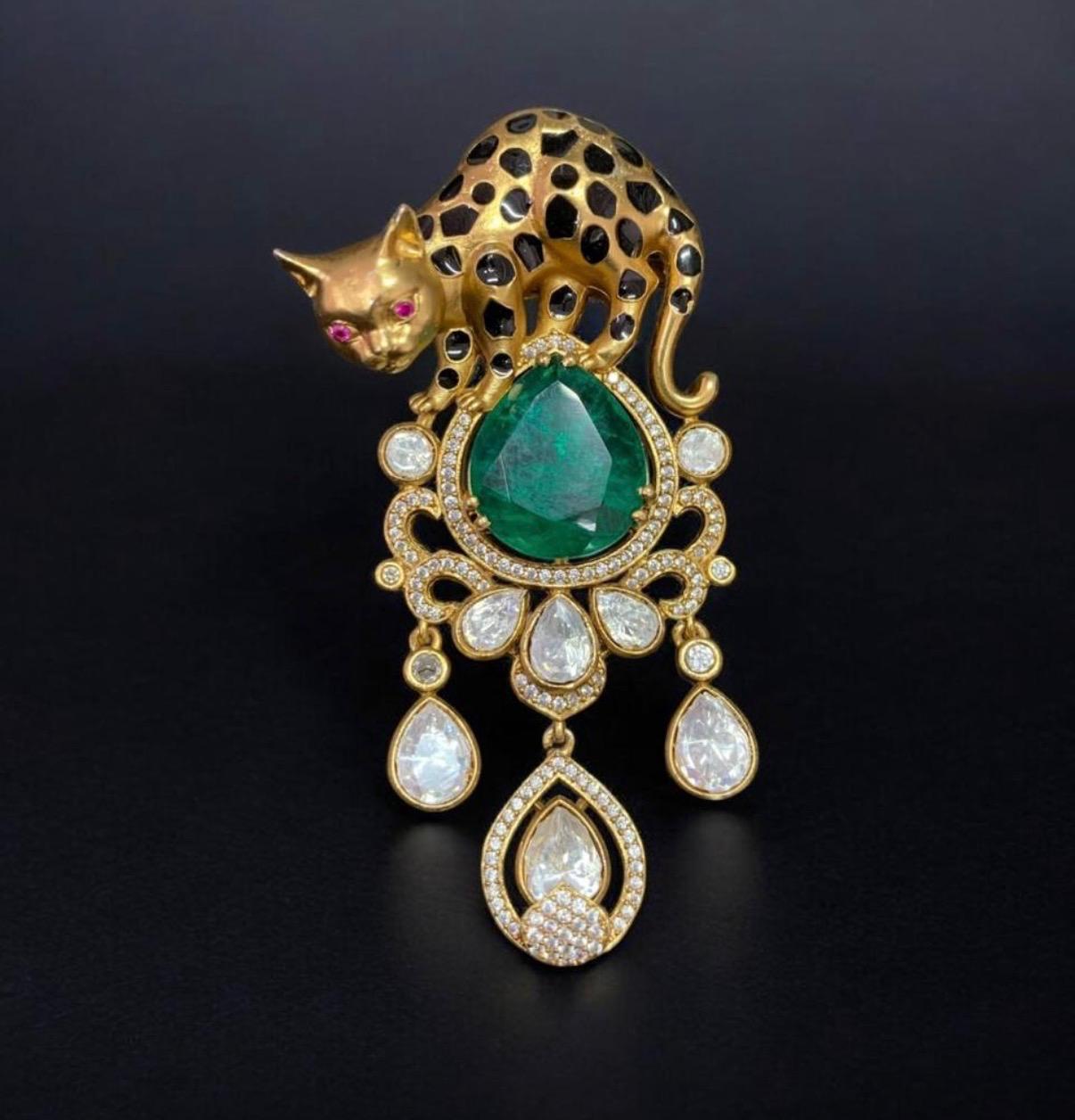 Panther Royale Gemstone Brooch Emerald Stone